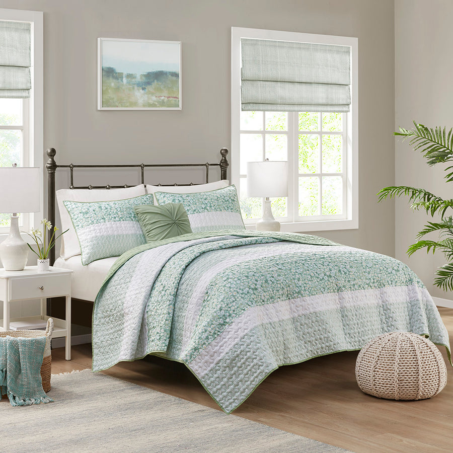 Full/Queen 4-Piece Seersucker Quilt Set - Throw Pillow Included